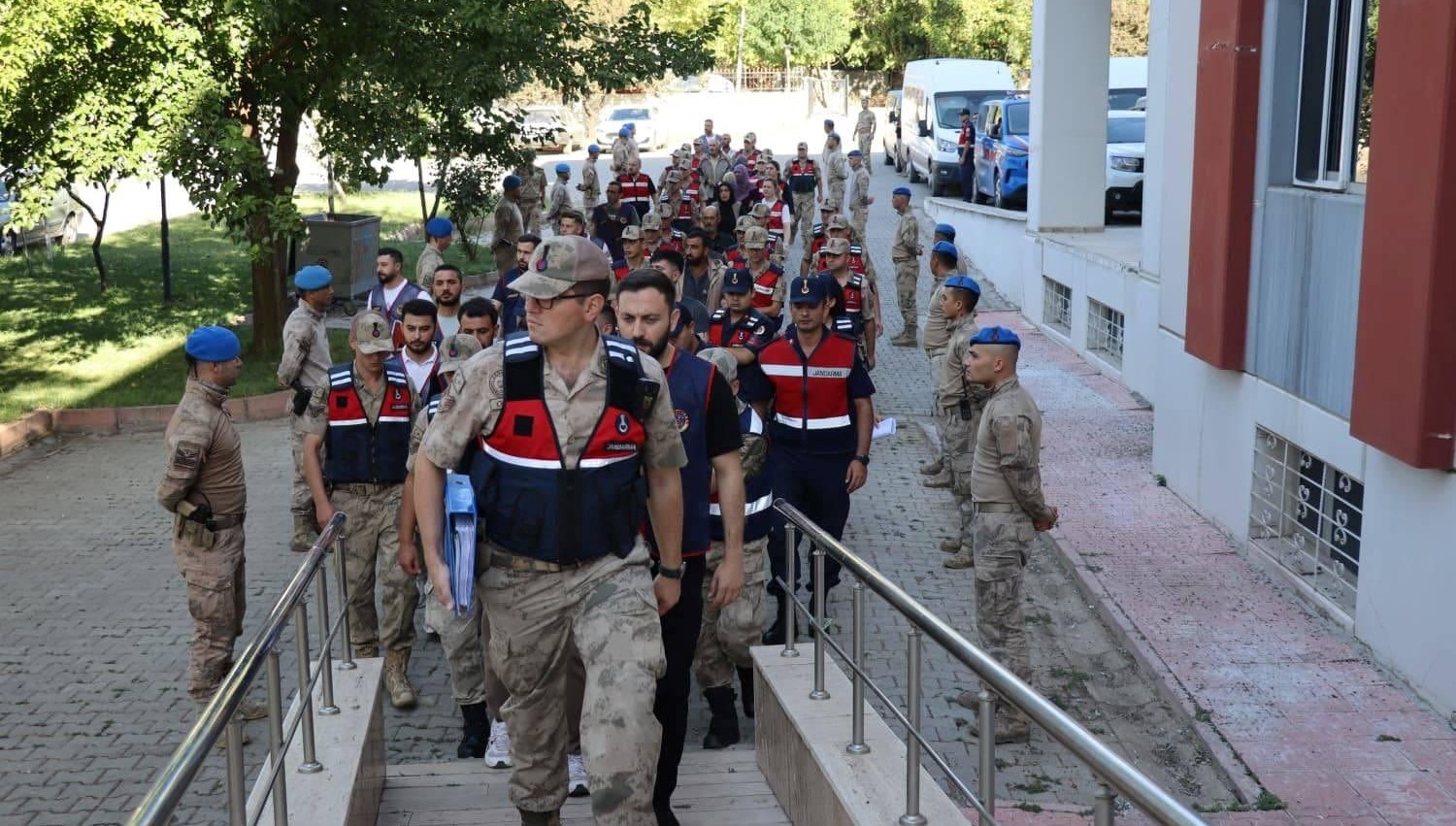 kayip kuzenler sorusturmasinda 2 yil sonra yeni operasyon 5 kisi tutuklandi 2w4gWSH2