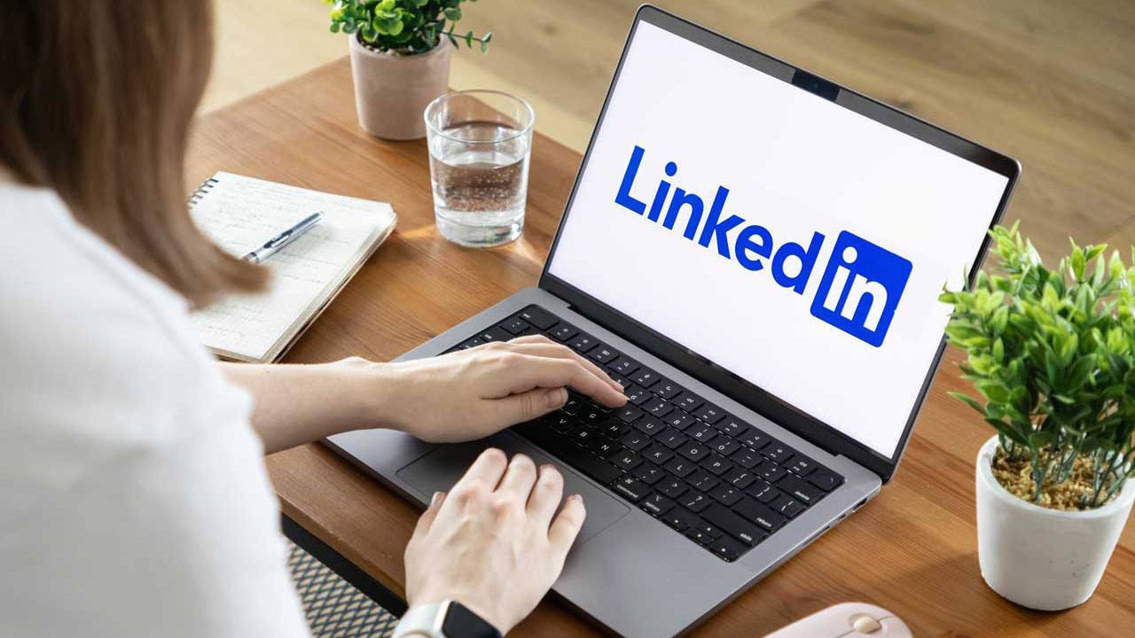 linkedinden yapay zeka guncellemesi profil verileriniz egitim icin kullanilacak QfI2Lf2f