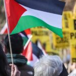 unlu isimlerden filistine destek yuruyusu T3Nx6amL