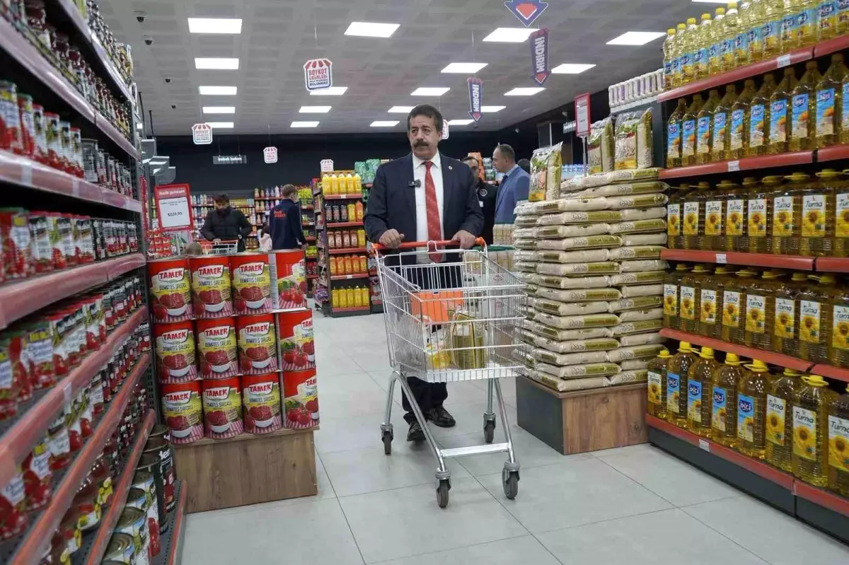 abdurrahim firat erzurum halk pazarinda alisveris yapti rV4GBnvI.jpg