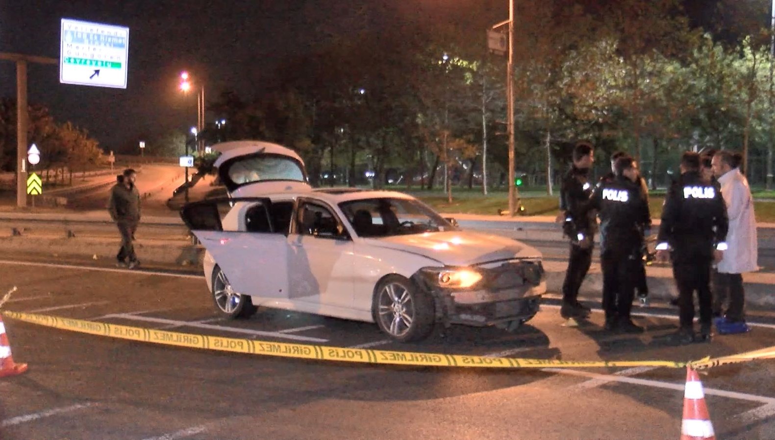 dur ihtarina uymadi 5 polis aracina carpti kovalamaca sonucu vurularak yakalandi OUYUkmpn.jpg