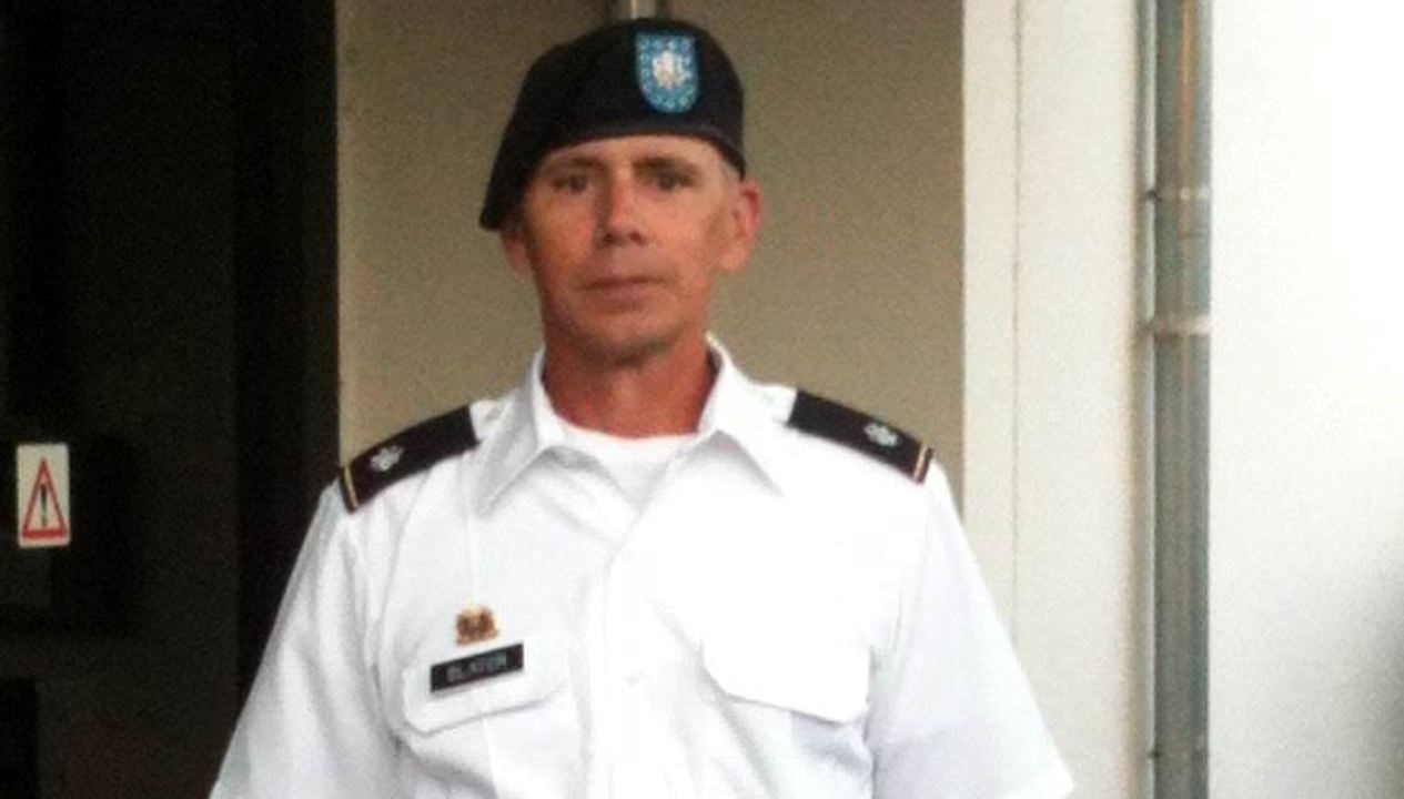 gizli bilgileri arkadaslik sitesinde paylasan emekli subaya 6 yil hapis 2CWGAbvR