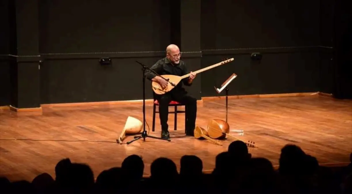 anadolu universitesinde turku konseri 6PNzCnnU.jpg