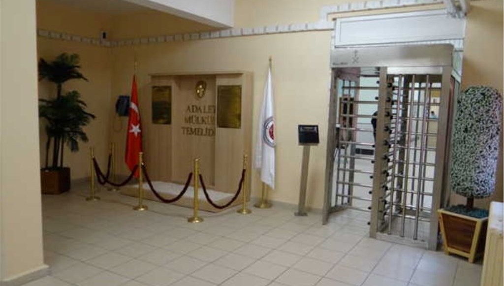 cezaevindeki acik gorustebabasi tarafindan dovulen cocuktan haber var y7iJUrg6.jpg