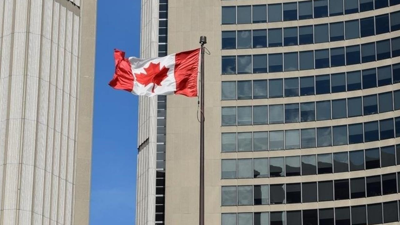 kanadadan abd tarifelerine karsi 141 milyar dolarlik butce plani CAWkB73c.jpg