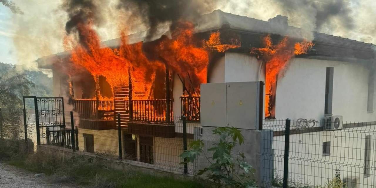 uyusturucu bagimlisi arkadasinin evini kundakladi iki jandarmayi yaralayan saldirgan etkisiz hale getirildi kvHbSkvs.jpg