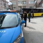 avcilarda-tek-bir-arac-yuzunden-trafik-durdu-iett-otobusleri-ilerleyemedi-suruculer-tepki-gosterdi-JQCrVTmy