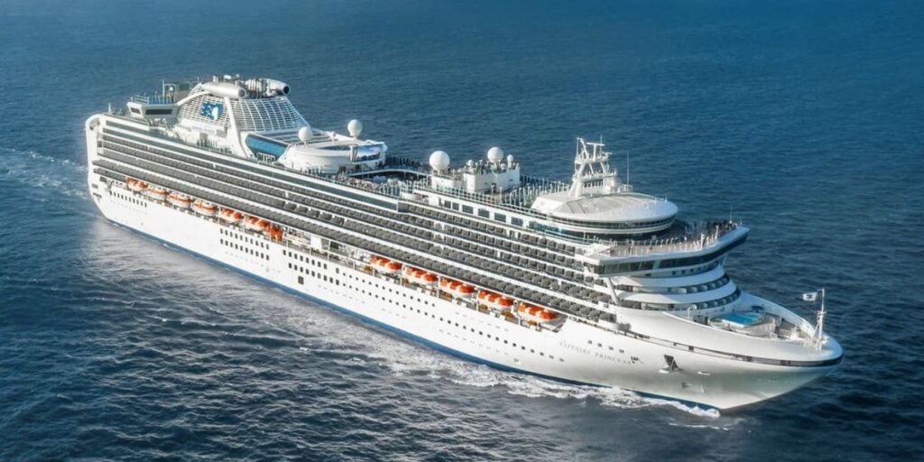 dev-kruvaziyer-gemisi-denizden-ceset-topladi-kPMtKa6W