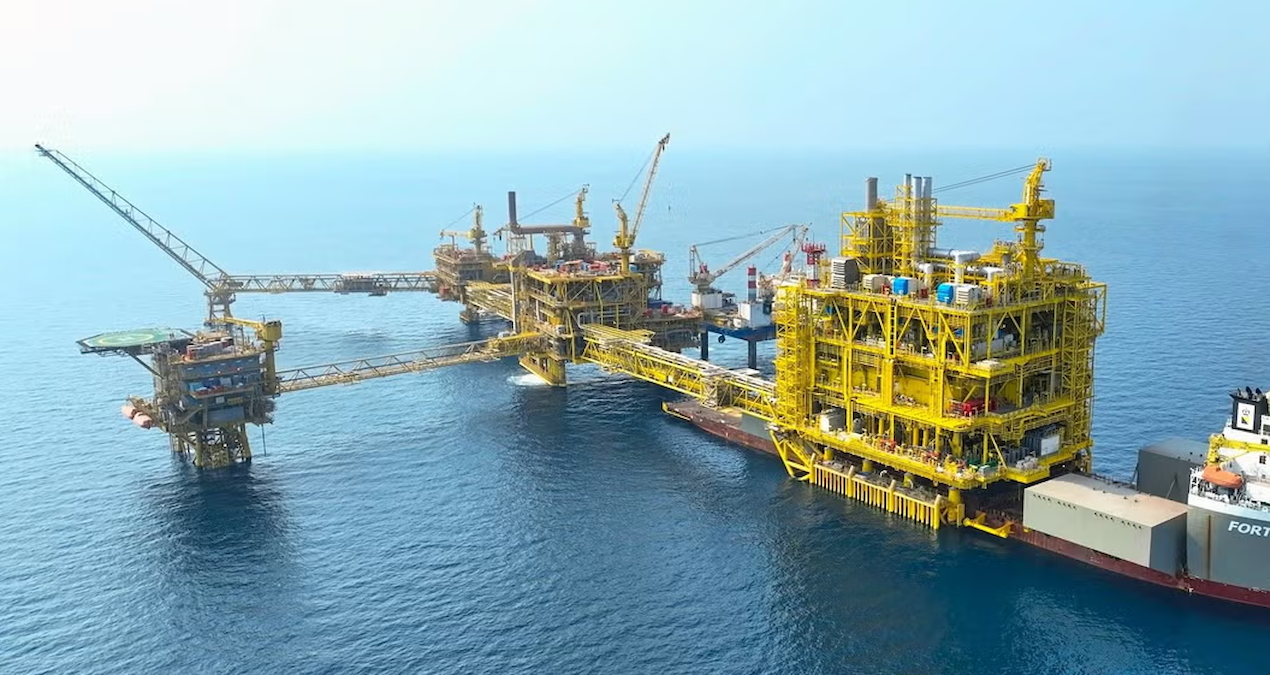Enerji devi petrol sahalarını satışa çıkardı